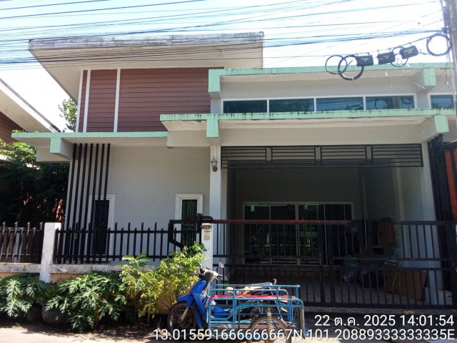 ขาย บ้านเดี่ยว/ทาวน์เฮ้าส์/คอนโด โครงการจักรวาล แลนด์ แอนด์ เฮ้าส์  ถนน/ซอยถนนสายระเวิง-ปลวกแดง ตำบลตาสิทธิ์ อำเภอปลวกแดง จังหวัดระยอง  ราคา  1,800,000     บาท  (ราคาต่อรองได้)  รายละเอียดทรัพย์ -  เนื้อที่ 36.5 ตร.ว. พื้นที่ใช้สอย 63.0 ตรม - 2 ห้องนอน 1 ห้องน้ำ 1 ที่จอดรถ -  บ้านหันไปทางทิศ ตะวันตกเฉียงเหนือ  พิกัดทรัพย์ : https://maps.app.goo.gl/8ydnFGA2WPdBUHiZ8  สถานที่ใกล้เคียง  – โรงพยาบาลปลวกแดง– สถานีตำรว�