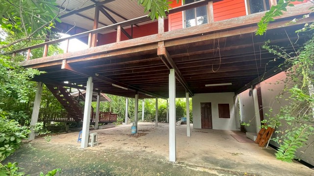 บ้านในฝันสำหรับคนรักธรรมชาติ และชีวิตที่เรียบง่ายสงบสุขขายบ้านเดี่ยวพร้อมที่ดินติดคลองและสวน เนื้อที่กว้างใหญ่ 1 ไร่ 170 ตร.ว.** ซอยไทยร่มเกล้า ถ.กาญจนาภิเษก บางใหญ่ จ.นนทบุรี** ราคาขายเพียง 6,000,000 บาทหากคุณกำลังมองหาบ้านที่ห่างไกลความวุ่นวาย มีความสงบ ร่มรื่น รายล้อมด้วยธรรมชาติ และพื้นที่ใช้สอยขนาดใหญ่ นี่คือโอกาสที่คุณไม่ควรพลาด!** รายละเอียดบ้าน:บ้านเดี�