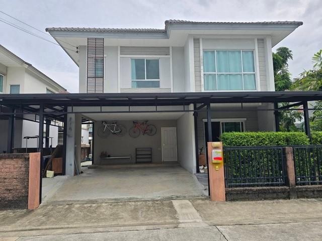 ให้เช่าบ้านเดี่ยว 2 ชั้น 51 ตรว. 3 ห้องนอน หมู่บ้าน The Plant Simpls รามคำแหง 118 ใกล้นานาชาติ Ascot พร้อมเข้าอยู่ติดต่อ:: ชยา โทร/ID Line:: 0942823961Link Line:: https://line.me/ti/p/3xFA1An8Kcรหัส# T26-890บ้านเดี่ยว 2 ชั้น หมู่บ้าน The Plant Simpls รามคำแหง 118 ใกล้นานาชาติ Ascot• พื้นที่ 51 ตารางวา• 3 ห้องนอน• 3 ห้องน้ำ• 2 ที่จอดรถ• แอร์ 4 เครื่อง• เฟอร์นิเจอร์ครบ พร้อมเข้าอยู่สิ่งอำนวยความสะดวกภายในโครงการ• สโมสร / สระว่ายน้ำ/ สวนสาธารณะ / ระบบรั