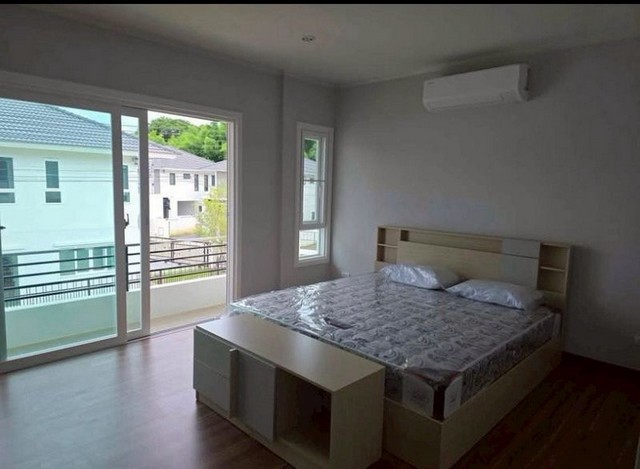 บ้านให้เช่า 42,000 บาท/เดือน #ศุภาลัยพาร์ควิลล์ #หางดง – เชียงใหม่ บ้านเดี่ยว 2 ชั้น #เฟอร์นิเจอร์ครบ บรรยากาศดี เงียบสงบ ปลอดภัย เหมาะกับการพักผ่อน เดินทางสะดวก ใกล้เมือง (บ้านว่างพร้อมอยู่ 25 ก.ค. 2569)เนื้อที่ 55.6 ตร.วา | พื้นที่ใช้สอย 167 ตร.ม.3 ห้องนอน | 3 ห้องน้ำ1 ห้องครัวจอดรถได้ 2 คันเฟอร์นิเจอร์และเครื่องใช้ไฟฟ้าครบ พร้อมเข้าอยู่:แอร์ 4 ตัวเครื่องทำน้ำอุ่น 2 เครื่องเตียง / ต�