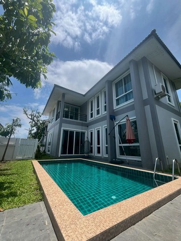ให้เช่า 38,000 บาท/เดือน ขาย 8 ล้าน #โซนป่าแดด #อ.เมือง บ้านเดี่ยวหลังใหญ่ 2 ชั้น พร้อมสระว่ายน้ำส่วนตัว บ้านสวย พร้อมอยู่ บรรยากาศส่วนตัว เหมาะทั้งอยู่อาศัย และลงทุนปล่อยเช่า #ใกล้สนามบิน เข้าเมืองง่ายรายละเอียดบ้านเนื้อที่ 72 ตรว.4 ห้องนอน4 ห้องน้ำ (ห้องน้ำในตัวทุกห้อง)ครัวยุโรปสระว่ายน้ำส่วนตัวทำเล: บ้านร้องเรือคำ ต.ป่าแดด อ.เมือง เชียงใหม่จุดเด่นทำเลเพียง 10 นาที 