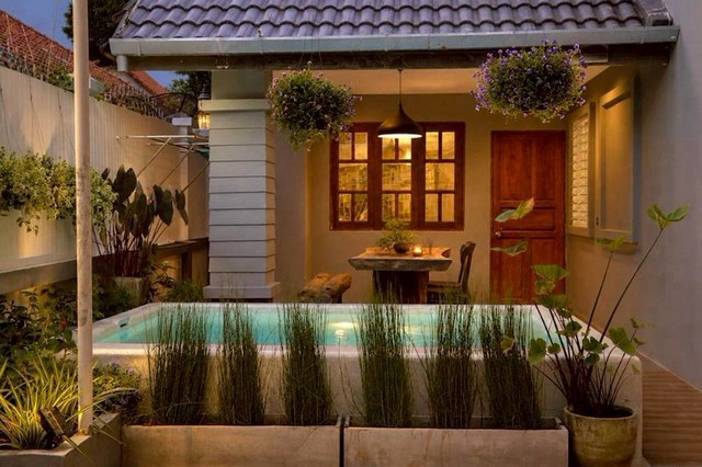 ให้เช่า 49,000 บาท/เดือน ขาย 6.9 ล้าน #โซนหางดง Pool Villa #รีโนเวทใหม่ บ้านสวย #สไตล์โมเดิร์น #เฟอร์นิเจอร์ครบ พร้อมอยู่ #ใกล้โรงเรียนนานาชาติหลายแห่งรายละเอียดบ้านที่ดิน 50 ตารางวาพื้นที่ใช้สอย 220 ตารางเมตรสระว่ายน้ำส่วนตัว ขนาด 2.5 × 3 เมตร3 ห้องนอน3 ห้องน้ำ2 ห้องครัว1 ห้องทำงาน1 ห้องเก็บของ1 ห้องแม่บ้านจอดรถได้ 2 คันเครื่องปรับอากาศทุกห้องเฟอร์นิเจอร์และของตกแต่งครบ ตามภาพร�