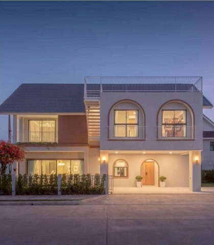 ให้เช่า 120,000 บาท/เดือน ขาย 18.5 ล้าน บ้าน Pool Villa สุดหรู #หมู่บ้านเกรซแลนด์ #หางดง บ้านเดี่ยว 2 ชั้น (บ้านตัวอย่าง) หลังเดียวของโครงการ #เฟอร์นิเจอร์ครบ พร้อมเข้าอยู่ ตรงข้ามโรงเรียนนานาชาติเกรซ ติดถนนหลักหมู่บ้านรายละเอียดบ้านบนที่ดิน 164 ตร.ว. พื้นที่ใช้สอยกว่า 500 ตร.ม. 5 ห้องนอน | 6 ห้องน้ำ (ห้องที่ 5 เพิ่มเฟอร์นิเจอร์ใหม่)เฟอร์นิเจอร์บิวท์อิน + แอร์ทั้งหลังห้องแม่บ้านแยกพร