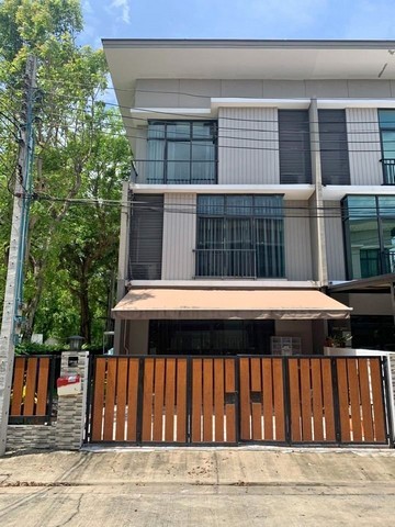 RTJ2288ให้เช่าทาวโฮมหลังมุม 3ชั้น  หมู่บ้านพฤกษาวิลล์ 64 สายไหม ใกล้BTS สายสีเขียว สถานีคูคต ใกล้บิ๊กซี ฟู้ดเพลส สายไหมและ ใกล้โรงเรียนสารสาสน์วิเทศสายไหมเนื้อที่  32 ตารางวา พื้นที่ใช้สอย: 184 ตารางเมตร 3 ห้องนอน · 3 ห้องน้ำ แอร์2 ตัว 2ที่จอดรถสนใจติดต่อคุณเจี๊ยบ 092-851-6969Line:Keti2522พร้อมเข้าอยู่: 1 สิงหาคม 2569นัดชมบ้าน: ได้ตั้งแต่วันที่ 15 กรกฎาคม 2569 เป็นต้นไปราคาเช่า 20,000/เดือน หมู่บ้านพ�