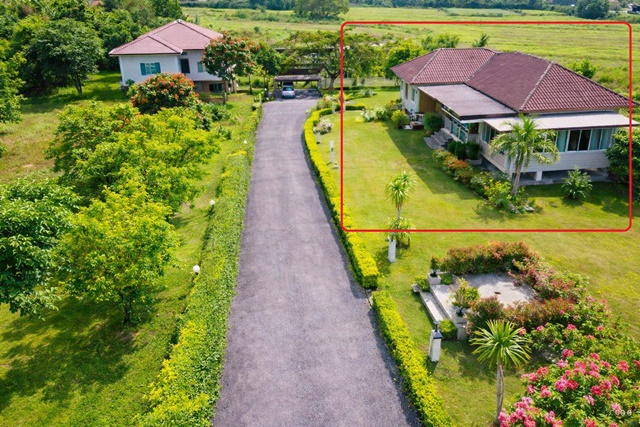 ให้เช่าบ้านพักสไตล์รีสอร์ตในเขาใหญ่-ปากช่อง  45 ตร.วา.แม็คโคร ปากช่อง  วัดลำทองหลาง 1.9 กม. 180 ตร.ม. 2นอน 2 น้ำ รร.บ้านลำทองหลาง 1.8 กม. 25,899 B-M. บรรยากาศ เงียบสงบ ร่มรื่น วิวภูเขา ทิวทัศน์ที่ยอดเยี่ยมของภูเขา ธรรมชาติที่งดงาม ทองสมบูรณ์ 7 กม. แหล่งท่องเที่ยวที่ยอดเยี่ยม ถ. มิตรภาพสายเก่า Makro Pak Chong Wat LamThongLang 1.9km. Resort-style house for rent in Khao Yai-Pak Chong. 45 sq.wa. 180 sq.m. 2 bed 2 bath Ban Lam Thong Lang School 1.8 km. 25,899 B-M. Quiet peaceful and shady atmosphere. Excellent mountain views. Beautiful natur