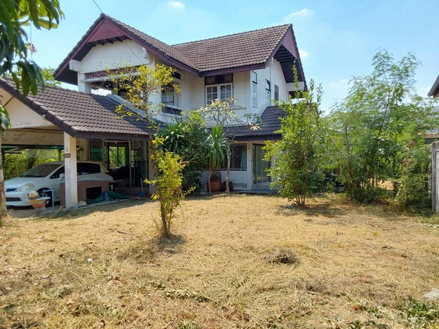 ขายบ้าน (บ้านตามสภาพ ) บ้าน 4 ห้องนอน 3 ห้องน้ำ 1ครัว   พร้อม  ที่ดินรวม 2โฉนด = 162 ตรว.   หน้ากว้างแปลงที่ดิน 19 ม. ลึก 33 ม. ..พิกัด : ซ.รามคำแหง182  ถ.รามคำแหง มีนบุรี กทม. 10510 (เข้าซอย 700 ม. ประมาณ )ใกล้ รถไฟฟ้าสายสีส้ม (สถานีเคหะรามคำแหง) .การเดินทางสะดวก เข้า - ออก นอกเมืองได้ง่ายใกล้ทางด่วน ทางด่วนศรีรัช (รามอินทรา-วงแหวนรอบนอกตะวันออก) และมอเตอร์เวย์ (กรุงเทพฯ-ชลบุรี) ซึ่งเชื่อมต่อกั