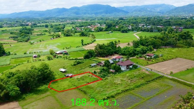 ที่ดิน ปัว น่าน พื้นที่ 188.2 ตร.ว.  (480,000)เป็นที่ดินเปล่า วิวสวย เห็นทิวเขา เห็นหมอก  ติดทุ่งนา อยู่ใกล้ถนนหลัก   ติดทางสาธารณะประโยชน์ เอกสารสิทธิ์โฉนดครุฑแดง (นส.4จ)   ไฟฟ้า,ประปาพร้อม เหมาะทำบ้านพักตากอากาศอยู่อาศัย   #พิกัดตำแหน่ง -โรงเรียนปัว  -ตำบล ปัว  -อำเภอ  ปัว  -จังหวัด น่าน  https://maps.app.goo.gl/HEftiZggqDceFzZq6?g_st=ic       #เสนอราคาขายที่  480,000 ( โอนฟรี )       สนใจติดต่อ  k.  วสันต์  0843602431                   https://lin.ee/8KCT8jY#ที