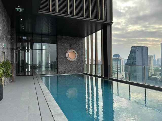 AOM 2949ให้เช่า คอนโด Noble Around Sukhumvit 33 (โนเบิล อราวน์ สุขุมวิท 33)  55.16 ตร.ม. 2 ห้องนอน ใกล้ BTS พร้อมพงษ์   โครงการ Noble Around Sukhumvit 33 (โนเบิล อราวน์ สุขุมวิท 33) แขวงคลองตันเหนือ เขตวัฒนา,กรุงเทพมหานคร  2  ห้องนอน   2   ห้องน้ำ   ใช้สอย   55.16 ตร.ม.ราคาเช่า 55,000 / เดือนรายละเอียดคอนโดหรูใจกลางสุขุมวิท ใกล้ BTS พร้อมพงษ์ พร้อมเข้าอยู่เงินประกัน 2 เดือนค่าเช่าล่วงหน้า 1 เดือนสัญญาเช่าขั้นต่ำ 1 ปี รายละเอียดห้องข�