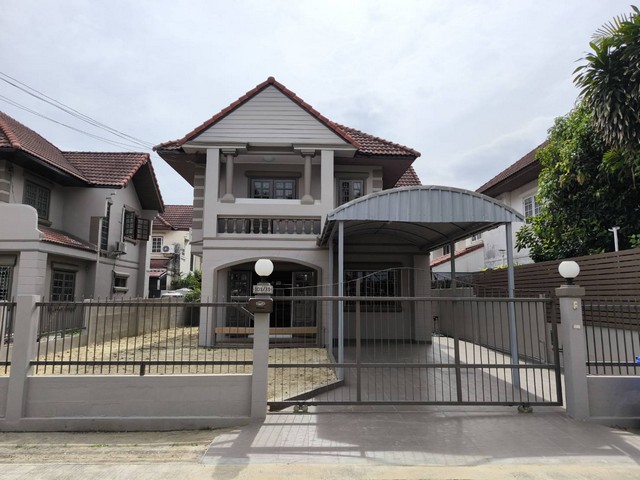 RH02268 ให้เช่าบ้านเดี่ยว 2 ชั้น หมู่บ้านมณียา ซอยท่าอิฐ 60 ตารางวา   3 ห้องนอน 2 ห้องน้ำ แอร์ 2 งดสัตว์เลียงโครงการ , หมู่บ้านมณียา ซอยท่าอิฐบ้านเดี่ยว 2 ชั้น 60 ตารางวา 240 ตารางเมตร 3 ห้องนอน 2 ห้องน้ำ แอร์ 2 เฟอร์บางส่วนที่จอดรถในร่ม 1 คัน รปภ 24 ชม. ปากซอยมีสถานีรถไฟฟ้าสายสีม่วง ที่อยู่: VFH8+MHC ซอย หมู่บ้านมณียา ตำบล ไทรม้า อำเภอเมืองนนทบุรี นนทบุรี 11000ค่าเช่า 17,000 บาท (สัญญาเช่า 1 ปี) Maneey