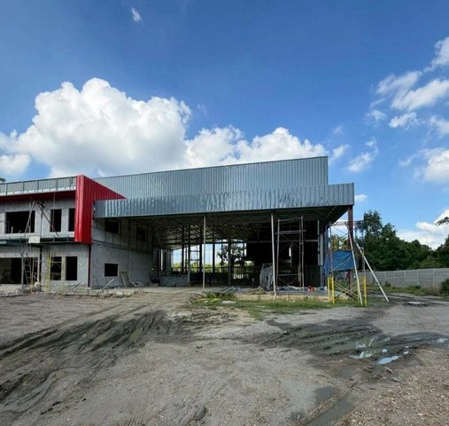 ขายและให้เช่าโรงงาน เนื้อที่ 4 ไร่ โรงงานสร้างใหม่ ใกล้นิคมเกตเวย์ ฉะเชิงเทราราคาขาย 50 ล้านบาทเงื่อนไขการเช่าราคาเช่าตรม.ละ 160บาท/ตรมหรือราคา 416,000 บาท/เดือน- ประกัน 3 เดือน- ล่วงหน้า 1 เดือน- สัญญาเช่าขั้นต่ำ 3-6 ปีบนเนื้อที่ดิน 4 ไร่ ผังม่วงลาย (สามารถขยายพื้นที่เพิ่มได้)โรงงานพื้นที่ใช้สอย 2600 ตรม. ใกล้นิคมเกตเวย์ซิตี้ฉะเชิงเทรารายละเอียด- โรงงานพื้นที่ใช้สอย 2,600 ตร�