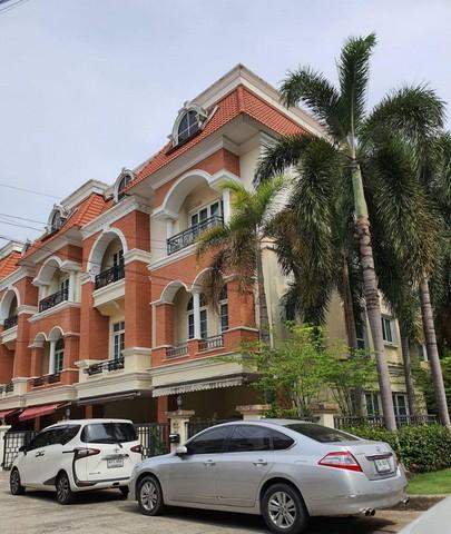 ให้เช่าทาวน์โฮม 3.5 ชั้น โครงการ Casa City ลาดพร้าว เลียบด่วนเอกมัย-รามอินทรา หลังมุม ซอยโยธินพัฒนา 3 ( เลี้ยงสัตว์ได้ )ราคาเช่า 35,000 บาท / เดือน ( สัญญาขั้นต่ำ 1 ปี ประกัน 2 เดือน ล่วงหน้า 1 เดือน )ที่ตั้ง ถนนประดิษฐ์มนูธรรม ซอยโยธินพัฒนา 3 แขวงคลองจั่น เขตบางกะปิ กรุงเทพมหานครติดต่อ : คุณภัสพงณ์ 0634098164Line : deedee23https://www.facebook.com/profile.php?id=61581484955548เนื้อที่ 40 ตารางวา จำนวน 3.5 ชั้น 3 ห้องนอน 4 ห้องน้ำ จอดรถไ�