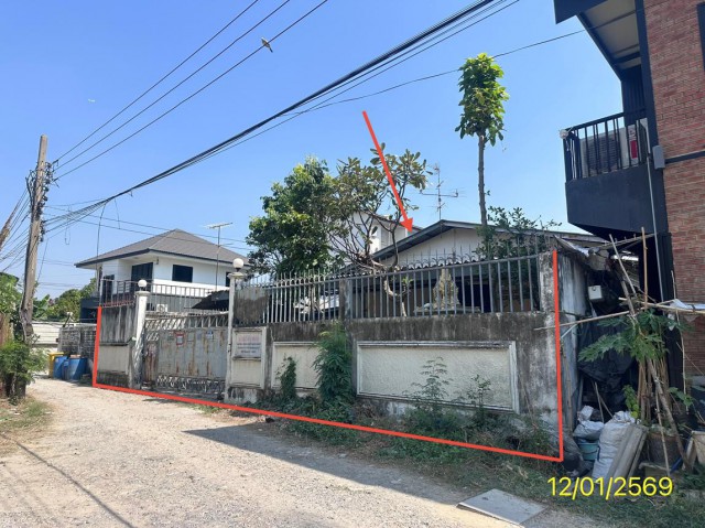 ขาย บ้านเดี่ยว/ทาวน์เฮ้าส์/คอนโด โครงการ อาคารสำนักงาน นนทบุรี  ซอย งามวงศ์วาน 23 แยก 20 ถนน งามวงศ์วาน ตำบล บางเขน อำเภอ เมืองนนทบุรี จังหวัด นนทบุรี   ราคาโปรโมชั่น   7,343,000   บาท    ลดจาก  9,377,000    บาท ราคาโปรโมชั่นตั้งแต่วันที่ 1 กรกฎาคม 2569 – 30 กันยายน 2569  รายละเอียดทรัพย์ -  เนื้อที่ 144  ตารางวา  พื้นที่ใช้สอย 394 ตร.ม  พิกัดทรัพย์ : https://maps.app.goo.gl/GAc5SQ86s63sfkb28  สถานที่ใกล้เคียง   -เซ็นทรัล นอร์ทวิลล�