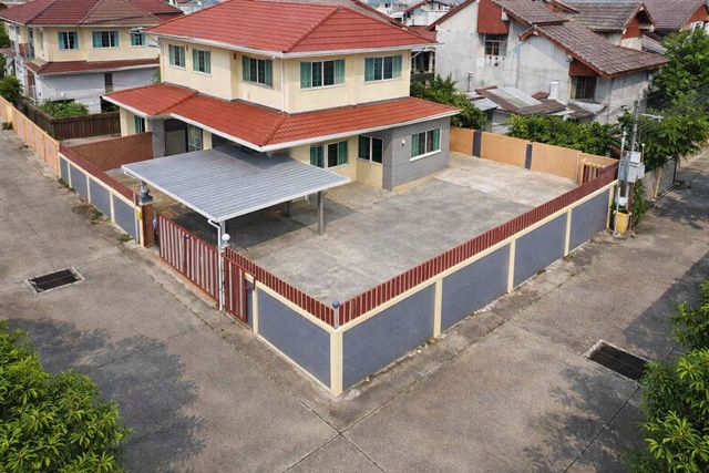 เฟอร์นิเจอร์ครบ บ้านเดี่ยว 2 ชั้น  ใกล้ BTSอุดมสุข 1.8กม.100 ตร.วา เข้าอยู่ได้ทันที 6นอน 3น้ำซีคอนสแควร์ 1.9 กม.วชิรธรรมสาธิต 35-45 500 ตร.ม. 28,999 B-M.พร้อม6beds near BTS Udomsuk 1.8km Seacon Square1.9 km. 3baths Wachiratham Sathit 35-45 Two-storey detached house  28,999 B-M.  Land size 100 sq.wah with 500 sq.m usable area, fully furnished and move-in ready.ถนนวชิรธรรมสาธิต 35-45 แขวงบางนา เขตบางนา กรุงเทพมหานครขนาด 100 ตร.วา 500 ตร.ม.Size 100 sq.wah 500 sq.m.VDO 1minshttps://youtube.com/shorts/n9g2uKSoPCEhttps://youtube.com/shorts/aAuqOJ2059Aบ้านเดี่ยว 2 ชั้น พื้นที่กว้างขวาง เงียบสงบ ชั้�