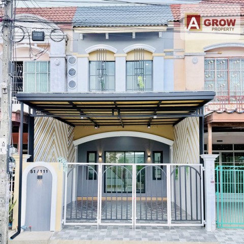 หมู่บ้านรุ่งกิจแกรนด์วิสตา ถนนหทัยราษฎร์ หน้าบ้านไม่ชนใคร รีโนเวทใหม่ เฟอร์ฯครบ พร้อมเข้าอยู่ที่ตั้ง : ถนนหทัยราษฎร์ แขวงมีนบุรี เขตมีนบุรี กรุงเทพมหานครรหัสทรัพย์ : AGT01298ราคาขาย : 2,650,000 บาทรายละเอียดทรัพย์ :- ทาวน์เฮ้าส์ 2 ชั้น- เนื้อที่ 22 ตรว.- 3 ห้องนอน- 2 ห้องน้ำ- 1 ห้องครัว- 1 ห้องโถง- 1 จอดในบ้านจุดเด่น :- บ้านรีโนเวทใหม่ทั้งหลัง เฟอร์ฯครบ พร้อมเข้าอยู่- ต่อเติมเคาน์เ�
