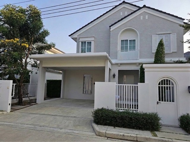 รหัสC7229 FOR RENT ให้เช่าบ้านเดี่ยวพร้อมเข้าอยู่ หมู่บ้านชัยพฤกษ์ บางนา กม.15 Chaiyapruek Bangna Km.15ราคาเช่า 80,000 บาท/เดือน (ประกัน2 ล่วงหน้า1)สนใจนัดชมสถานที่หรือสอบถามข้อมูลเพิ่มเติมโทร : 095-823 9789 คิทLine id : candy.456Line Add Friend : https://line.me/ti/p/rHhjrvhm_zโทร : 091-782 8924 ต้นLine : seng.456Line Add Friend : https://line.me/ti/p/iHsUxP2IlTบ้านเดี่ยวพร้อมเข้าอยู่ หมู่บ้านชัยพฤกษ์ บางนา กม.15 Chaiyapruek Bangna Km.15เนื้อที่ 62.1 ตารางวา  พื้นที่ใช้สอย 184 ตารางเมตร3 ห้องนอน 4 ห้องน้ำ 1 ห้อง