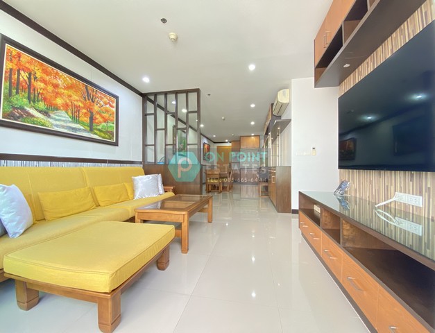 Circle Condominium (Agent Post)                 3 Bedrooms 3 Bathrooms for Rent ** RENTAL PRICE : 80,000 Baht / month (1 Year Contract ) **Listing ID : A329Location : Phetchaburi 36 Alley Room Type : 3 Bedrooms 3 BathroomsRoom Size : 128 Sq.m.Function :- Fully Furnished- Gym / Swimming pool / Sauna - Near BTS Nana, MRT Petchaburi, Airportlink Makkasanเซอร์เคิล คอนโดมิเนียมให้เช่า 3 ห้องนอน 3 ห้องน้ำ** ราคาเช่า : 80,000 บาท ต่อเดือน (สัญญา 1 ปี) **Listing ID : A329พื้นที่ : เพชรบุรี 36ประเภท : 3 ห้องนอน 3 ห้องน้ำขนาด : 128 ตารางเมตรFunction :- ตกแต่งพร้อมอาศัย ฯ- ส่วนกลางประกอบด้วย ฟิตเนส / สระว่ายน้ำ / ซาวน่า ฯ- อยู่ใกล้ BTS น