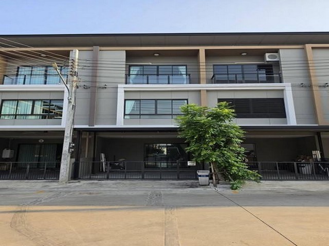 ให้เช่าทาวน์โฮม โครงการ พรีเมียม เพลส พหลโยธิน-รามอินทรา ติดถนนเทพรักษ์ ใกล้รถไฟฟ้าสายสีเขียวสถานีสายหยุด** Agent **ติดต่อ คุณปอ : 061 619 8565ID line: 061 619 8565แอดไลน์กดที่ลิงค์นี้ได้เลยครับ : https://line.me/ti/p/zu0mm-ozFXติดต่อ คุณบิว : 081 252 3279 ID line: 061 787 9691แอดไลน์กดที่ลิงค์นี้ได้เลยครับ : https://line.me/ti/p/SR5Ehdv_q-** รหัส BT306ราคา 50,000 บาท/เดือน- ทาวน์โฮม โครงการ พรีเมียม เพลส พหลโยธิน-รามอินทรา (Premium Place Phaholyothin-Ramintra)- Type 3 ชั้น- หน้ากว้าง 5 