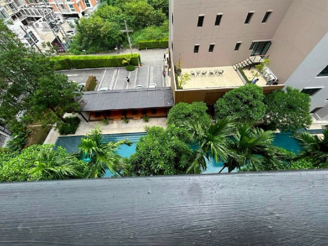 ให้เช่าเพียง 11,000 บาท/เดือน 35 ตรม. The Issara Condo #วิวสระว่ายน้ำ #โซนรวมโชค #ใกล้เซ็นทรัลเฟสติวัล คอนโดพร้อมอยู่ ทำเลศักยภาพ เดินทางสะดวกรายละเอียดห้องขนาด 35 ตร.ม.ชั้น 61 ห้องนอน1 ห้องน้ำ#เฟอร์นิเจอร์และเครื่องใช้ไฟฟ้าครบ พร้อมเข้าอยู่เครื่องใช้ไฟฟ้าเครื่องปรับอากาศ 2 เครื่องทีวีตู้เย็นไมโครเวฟเครื่องซักผ้าเตาไฟฟ้าค่าเช่า 11,000 บาท/เดือน (ต่อรองได้)เงื่อนไข :สัญญาเช่า 1 ปี �