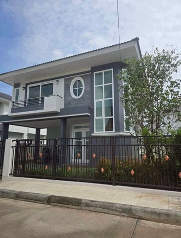 บ้านให้เช่า 42,000 บาท/เดือน #ศุภาลัยพาร์ควิลล์ #หางดง – เชียงใหม่ บ้านเดี่ยว 2 ชั้น #เฟอร์นิเจอร์ครบ บรรยากาศดี เงียบสงบ ปลอดภัย เหมาะกับการพักผ่อน เดินทางสะดวก ใกล้เมือง (บ้านว่างพร้อมอยู่ 25 ก.ค. 2569)เนื้อที่ 55.6 ตร.วา | พื้นที่ใช้สอย 167 ตร.ม.3 ห้องนอน | 3 ห้องน้ำ1 ห้องครัวจอดรถได้ 2 คันเฟอร์นิเจอร์และเครื่องใช้ไฟฟ้าครบ พร้อมเข้าอยู่:แอร์ 4 ตัวเครื่องทำน้ำอุ่น 2 เครื่องเตียง / ต�