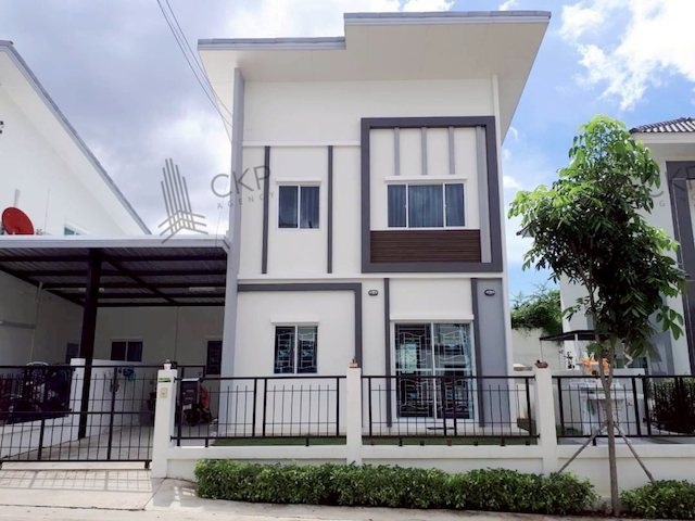 ขาย แลนซิโอนอฟ พัทยา บ้านแฝด แต่งสวย แถมแอร์ อยู่ใจกลางพัทยา พร้อมอยู่ ต.หนองปรือ อ.บางละมุง ชลบุรี ติดต่อสอบถามได้ค่ะรายละเอียด (Description)- ขนาด 35 ตร.วา- พื้นที่ใช้สอย 140 ตร.ม.- สูง 2 ชั้น- 4 ห้องนอน 2 ห้องน้ำ- ที่จอดรถ 1 คัน- แถมเครื่องปรับอากาศการเดินทาง- ถนนทุ่งกลม-ตาลหมัน  2.6 กิโลเมตร- ถนนพระประภานิมิต  3.1 กิโลเมตร- ถนนเลียบทางรถไฟ  4.3 กิโลเมตร- ถนนสุขุมวิท  4.9 กิโลเมตรสถานที่ใกล�