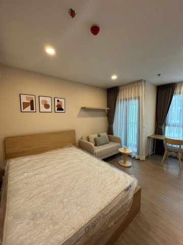 Aspire Sukhumvit Rama 4 nice clean 10th floor BTS Phra Khanong***Property sales/rental services and consultation available. Contact us anytime.***For more details, photos, or to schedule a viewing:Contact: Ekachai (Aui)T. 089-799-5598Line ID: @auiauiaui001 (Add the @ symbol)--------------------------------------------------------------Room Type: 1 Bedroom, 1 BathroomSize: 28 sq m, 10th FloorClean, beautifully decorated, ready to move in.Details--------------------------------------------------------------Rental Price: 16,500 THB/month--------------------------------------------------------------*Nearby Landmarks (Based on Google Map data):1. BTS Phra Khanong2. Summer Hill3. Emporium / Emquartier4. International School--------------------------------------------------------------Rental Conditions:1-year lease agreement1 month advance rent, 2 months security deposit.
