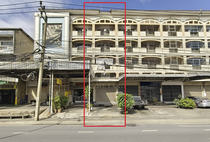 BHL1309อาคารพาณิชย์ 4 ชั้น ติดถนนเมน แยกสวนสมเด็จ ทางเข้า 2 ทาง ซ. ติวานนท์ 33-35ที่ตั้ง : 72/123 หมู่ที่3 ตำบลบ้านใหม่ อำเภอปากเกร็ด จังหวัดนนทบุรีรายละเอียด- เนื้อที่ 45.9 ตร.ว. พื้นที่ใช้สอย 285 ตร.ม.- 4 ห้องนอน 4 ห้องน้ำ- 2 จอดรถ- ด้านหน้าบ้าน ทิศตะวันออก- ถนนกว้าง 7 เมตรสถานที่ใกล้เคียงMedical Hub (อุ่นใจ ใกล้โรงพยาบาลใหญ่)- โรงพยาบาลกรุงไทย- โรงพยาบาลปากเกร็ด- โรงพยาบาลวิภาราม ปากเกร็ด- โรงพ