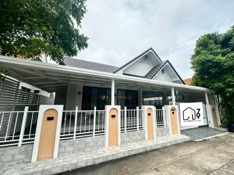 ขายและให้เช่าบ้านเดี่ยว ต้นทางรัก ใกล้แยกทับมา ตัวเมืองระยอง พร้อมเฟอร์นิเจอร์  ราคาเช่า 20,000/เดือน สัญญา 1 ปี  ราคาขาย 3.xx ลบ. ค่าโอน50/50 52 ตร.ว.3 ห้องนอน 3 ห้องน้ำ1 ห้องโถง1 ห้องครัว 2 ที่จอดรถ  เฟอร์นิเจอร์และเครื่องใช้ไฟฟ้า เตียงนอนที่นอน 1 ห้องนอนแอร์ 4 เครื่อง เครื่องทำน้ำอุ่น2 ชุดโต๊ะทานข้าว โซฟา ไมโครเวฟ ผ้าม่าน สถานที่ใกล้เคียง แยกต้นทางรัก โฮมโปร ตลาดหมอดิษฐ์ ขนส�