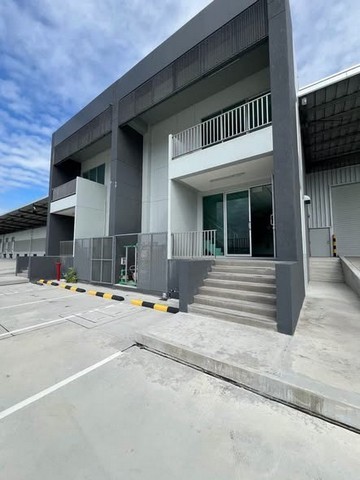 ให้เช่า โรงงาน/คลังสินค้า EEC กม.46 ขนาด 3,997 ตรม. Free Zone บางประกง ฉะเชิงเทราราคา 175 บาท / ตรม.ประกัน 5 เดือน  ล่วงหน้า 1 เดือนUnit FZ1/4,FZ1/5 (ว่าง 2 units)ขนาด 3,997 ตรม. คลัง 3,840 ตรม. ใบอนุญาต รง.4- ออฟฟิศชั้น 1 ขนาด 80 ตรม. - ออฟฟิศชั้น 2 ขนาด 77 ตรม.- พื้นรับน้ำหนัก 3 ตัน- ความสูง 10 เมตร- ยกพื้น 1.3 เมตร- Transformer 160 kva- มี Sprinkler ที่ตั้ง บางนา-ตราด บางประกง จ.ฉะเชิงเทรา------------------------------------------------------------------#สนใจติดต่อ：#คุณเอสLine ID / โทร. 098 - 2361563#โรง