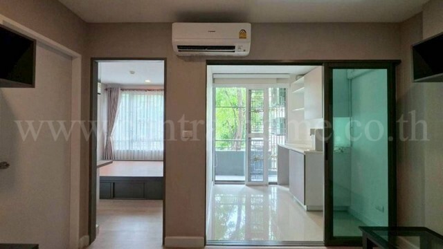 รหัสทรัพย์ : N1367คอนโด Metro Luxe รัชดา ใกล้รถไฟฟ้า MRT ห้วยขวางและสุทธิสาร ทำเลดีมาก ห้องสวย พร้อมอยู่ที่ตั้ง : ถนนรัชดาภิเษก แขวงดินแดง&nbsp;เขตดินแดง&nbsp;กรุงเทพมหานคร 10400รายละเอียดทรัพย์- พัฒนาโครงการโดย บริษัท พร็อพเพอร์ตี้ เพอร์เฟค จำกัด (มหาชน)- คอนโด Low rise สูง 8 ชั้น สไตล์รีสอร์ท มี 4 อาคาร- เนื้อที่ 28.36 ตารางเมตร อาคาร C ชั้น 2- 1 ห้องนอน, 1 ห้องน้ำ, 1 ห้องนั่งเล่น, 1 ห้องครัว- เครื่องปร�