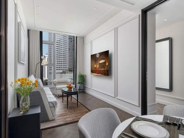 La Clef Bangkok by The Crest Collection Pet-Friendly Living | Only 20 Meters from Thong Lo BTS StationSize: 75 sqm., 2 bedrooms, 2 bathrooms Rental price: 165,000 baht/month Ref.: 380982 Listing Detail: www.rent-bangkok-condo.com/properties/380982  Co-agents are welcome. - - -Contact us for more information or arrange a viewing:Email. rbc.rentbangkokcondo@gmail.comCall. 066-0588-655Line ID: @rentbangkokcondohttps://lin.ee/9cMeMxeWhatsapp: 0660588655Wechat 微信: rentbangkokcondo