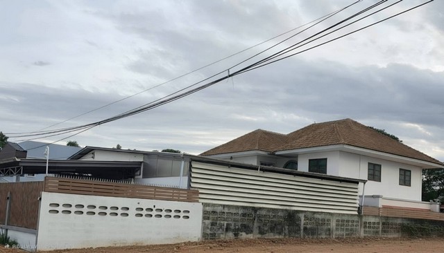 #ให้เช่าบ้านเดี่ยว 2 ชั้นพร้อมโกดัง พุทธมณฑลสาย 2 ซอย 11 เขตบางแค กรุงเทพฯ เนื้อที่ 106 ตารางวา (สามารถจดบริษัทได้)***ราคาเช่าเพียง 35,000 บาทต่อเดือน***กรณีจดบริษัท ราคา 37,000 บาทต่อเดือน#สนใจติดต่อโทร093-639-6238ID LINE : aeiam5599(เจ้าของประกาศเช่าเอง)#เจ้าของยังอยู่บ้านกรณีผู้เช่าต้องการเช่าขอเวลา 1 เดือนในการย้ายของออก#รายละเอียดและที่ตั้งทรัพย์-บ้านเดี่ยว 2 ชั้นพร้อมโกดังสินค้า เนื้�