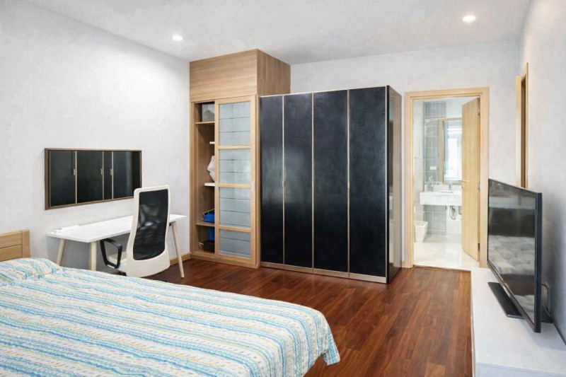 Penthouse ให้เช่า 2นอน  ใกล้ MRTเพชรบุรี 670ม.  คอนโดหรู เซอร์เคิล คอนโดมิเนียม 34,999 บาท-เดือน ขายและให้เช่า 2นอน 2น้ำ  Airport Rail Link มักกะสัน พื้นที่ 75 ตร.ม. ห้องหัวมุม ชั้น 25 ตกแต่งใหม่ พร้อมเฟอร์ฯ และเครื่องใช้ไฟฟ้าครบ วิวเมืองสวย  เหมาะสำหรับอยู่อาศัย หรือการลงทุน ใจกลางเมือง ใกล้รพ.บำรุงราษฎร์ 600 ม.สถานศึกษา และศูนย์การค้า เดินทางง่าย เชื่อมต่อ MRT BTS และ Airport Rail Link ได้สะดวกรวดเร็ว ค่าเช่า