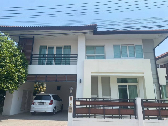โอกาสทองสำหรับนักลงทุน! บ้านเดี่ยวพร้อมผู้เช่า รับรายได้ทันทีบ้านเดี่ยวคุณภาพในโครงการ The Urbana 1 เชียงใหม่ ตำบลท่าศาลา อำเภอเมืองเชียงใหม่ ราคาเพียง 4,990,000 บาทซื้อวันนี้ รับค่าเช่าต่อได้ทันที ไม่ต้องเสียเวลาหาผู้เช่าใหม่ เหมาะสำหรับนักลงทุน หรือผู้ที่ต้องการซื้อเก็บเป็นสินทรัพย์สร้างรายได้ระยะยาว รายละเอียดบ้าน เนื้อที่ 55.2 ตารางวาพื้นที่ใช้สอย 320 ตารางเม�