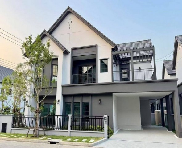 svs362 ให้เช่า บ้านเดี่ยว 2 ชั้น เซนโทร บางนา Centro Bangnaที่ตั้ง ถนนกาญจนาภิเษก ต.บางแก้ว อ.บางพลี จ.สมุทรปราการhttps://maps.app.goo.gl/gvQKA1yyH44wvMns6ใกล้ห้าง IKEA Mega bangna , โรงเรียนนานาชาติ , ทางด่วนขนาดที่ดิน 60 ตร.ว.เนื้อที่ใช้สอย 280 ม.จอดรถ ในบ้าน ได้ 3 คัน มีเครื่องใช้ไฟฟ้าครบ ชั้น 2 มี 3 ห้องนอน 3 ห้องน้ำ + 1 ห้องโถง อเนกประสงค์ชั้นล่างมี 1 ห้องนอน 2 ห้องน้ำสัญญาขั้นต่ำ 1 ปี ประกัน 2 เดือน ล่วงหน้า 1 เดือนสิ่งอำน�