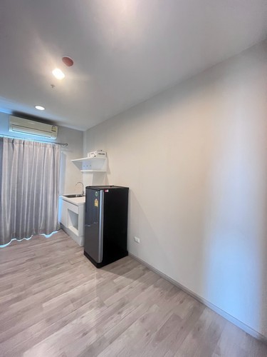 Dfb0146  ให้เช่า ห้องมุม  plum condo central station  ติดเซ็นทรัลเวสเกต ที่ตั้ง: ติดเซ็นทรัลเวสต์เกต ริมถนนรัตนาธิเบศร์  ใกล้ MRT ตลาดบางใหญ่ MRT สามแยกบางใหญ่ ขนาด: 24 ตรม.  1 ห้องนอน 1 ห้องน้ำชั้น 33เงื่อนไขการเช่า>มัดจำ 2 เดือน จ่ายล่วงหน้า 1เดือน สัญญา 1 ปีค่ะ พร้อมเข้าอยู่ได้เลยค่ะสนใจชมทรัพย์ /สอบถามCALL : 0615659566 , 0927988789LINE : @differthailand (ซื้อ,เช่า)https://line.me/R/ti/p/@differthailandhttps://www.facebook.com/Differestate----------------DIFFER ESTATE CO.,LTD.เป็นบริษัทจดทะเบียน