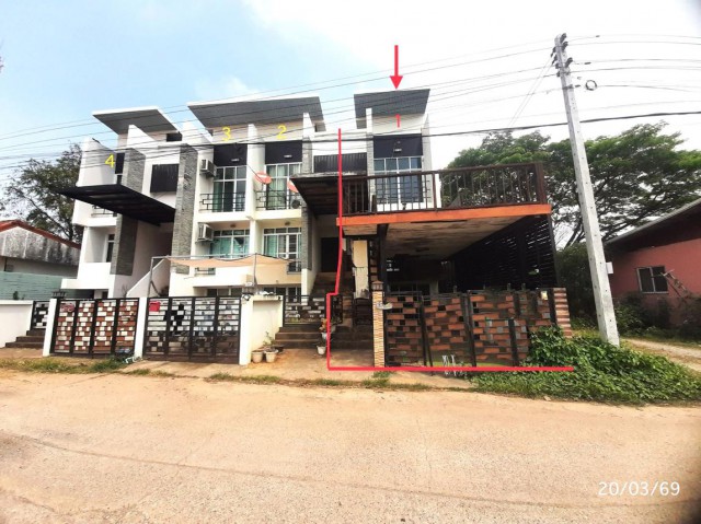 ขาย บ้านเดี่ยว/ทาวน์เฮ้าส์/คอนโด บ้านเดี่ยว ขอนแก่น  ถนน ศรีจันทร์ ตำบล บ้านเป็ด อำเภอ เมืองขอนแก่น จังหวัด ขอนแก่น  ราคาโปรโมชั่น   3,240,000   บาท    ลดจาก   4,061,000   บาท ราคาโปรโมชั่นตั้งแต่วันที่ 1 กรกฎาคม 2569 – 30 กันยายน 2569  รายละเอียดทรัพย์ -  เนื้อที่ 26.30 ตร.ว.  พื้นที่ใช้สอย 202.50 ตร.ม. -  3 ห้องนอน 3 ห้องน้ำ  -  1 ที่จอดรถ  -  บ้านหันไปทางทิศ ตก  พิกัดทรัพย์ : https://maps.app.goo.gl/dWazz3SzmpS5EeFB8  สถานที่ใกล้เคียง   -โ�