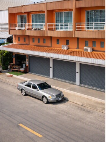โรงแรมฮ็อป อินน์ นครราชสีมา ถ.มิตรภาพ ศิรินคร อาคารพาณิชย์ 3 ชั้นครึ่ง 2 คูหา 6 นอน 8 น้ำ ใกล้ตลาดป๋องแป๋ง 450 ม. และปึงหงี่เชียง ขนาด 44 ตร.ว. พื้นที่ใช้สอย 672 ตร.ม. เหมาะสำนักงาน บริษัท โฮมออฟฟิศ หรือพักอาศัย ทำเลใจกลางเมืองนครราชสีมา เดินทางสะดวกใกล้รพ.มหาราชนครราชสีมา 1.9 กม.สถานศึกษา อนุสาวรีย์ท้าวสุรนารี (ย่าโม) และศูนย์การค้า  เดินทางสะดวกเชื่อมต่อทุกโซนของเมืองHop In