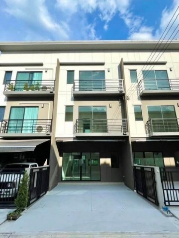 ให้เช่าทาวน์โฮม 3 ชั้น 3 ห้องนอน บ้านกลางเมือง พหลฯ-รามอินทรา เฟอร์พร้อมอยู่ ใกล้ Big C สะพานใหม่ติดต่อ:: ชยา โทร/ID Line:: 0942823961Link Line:: https://line.me/ti/p/3xFA1An8Kcรหัส # T26-1030ทาวน์โฮม 3 ชั้น 3 ห้องนอน บ้านกลางเมือง พหลฯ-รามอินทราเฟอร์นิเจอร์และเครื่องใช้ไฟฟ้าครบ พร้อมเข้าอยู่• ขนาด 18 ตร.ว.• 3 ห้องนอน• 3 ห้องน้ำ• 1 ห้องนั่งเล่น• 1 ห้องอเนกประสงค์• จอดรถในบ้านได้ 2 คัน• ต่อเติมครัวเรียบร้อย• หลังคาหน้า�