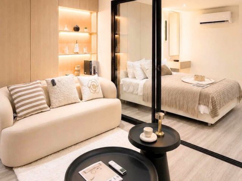 ขาย 2.39 ล้านบาทศรีธนาคอนโด 2 | Modern Cozyคอนโดแต่งครบ พร้อมอยู่นิติดูแลดี ตึกสะอาดมีโควต้าชาวต่างชาติ.1 ห้องนอน | 1 ห้องน้ำ | ห้องครัว36.5 ตร.ม. | ชั้น 11ครัวแยกเป็นสัดส่วนเฟอร์นิเจอร์ + เครื่องใช้ไฟฟ้าครบพร้อมเข้าอยู่.จุดเด่น• ทำเลดีมาก ใกล้ถนนนิมมาน และ MAYA• ห้องตกแต่งหรู ฟังก์ชันครบ• แถมเครื่องใช้ไฟฟ้าครบ• ระบบไฟฟ้าและสุขภัณฑ์เปลี่ยนใหม่ทั้งหมด• เข้าออกได้ 2 ทาง ถนนห้วยแ�