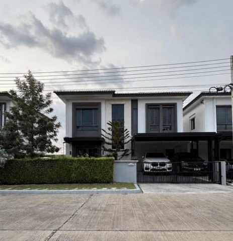 ให้เช่าบ้านเดี่ยว 2 ชั้น 52 ตรว. 3 ห้องนอน Grande Pleno พหลฯ-วิภาวดี 2 ติดถนนพหลโยธิน ใกล้ดอนเมืองโทลล์เวย์ และ Future Park รังสิตติดต่อ:: ชยา โทร/ID Line:: 0942823961Link Line:: https://line.me/ti/p/3xFA1An8Kcรหัส # T26-927บ้านเดี่ยว 2 ชั้น หลังมุม ทิศใต้ หมู่บ้านมัณฑนา อ่อนนุช-วงแหวน 4 เฟอร์พร้อมอยู่ ใกล้เมกะบางนา• แบบบ้าน Olivia• ขนาดที่ดิน 50–52 ตารางวา• พื้นที่ใช้สอย 190 ตารางเมตร• 3 ห้องนอน 4 ห้องน้ำ• 2 ที่จอดรถ• ห้องรับแขกขนาดใหญ่ โป