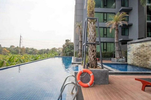 ขายเพียง 1,990,000 บาท 32.87 ตรม. The #StarHill Condo คอนโด #Pet Friendly ทำเลศักยภาพ #ใกล้มช. เดินทางสะดวก #เฟอร์นิเจอร์ครบ ตกแต่งสวย เหมาะทั้งอยู่อาศัยและลงทุนปล่อยเช่ารายละเอียดห้องชั้น 2พื้นที่ใช้สอย 32.87 ตร.ม.ห้องสตูดิโอ1 ห้องน้ำพื้นที่นั่งเล่น พร้อมโต๊ะรับประทานอาหาร แบบเชื่อมต่อกันพื้นที่ครัวพร้อมตู้เย็น ไมโครเวฟ และเครื่องดูดควันมีเครื่องปรับอากาศทั้งในห้องนอนและพื้นที่นั่งเ�