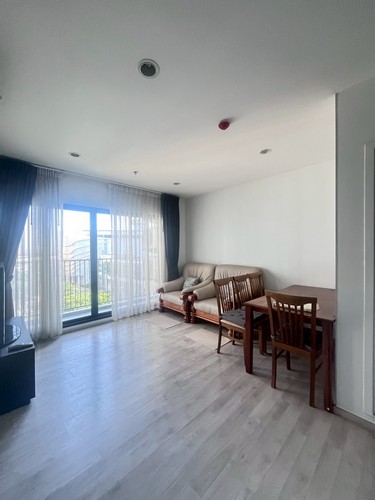 Dfa0474 ให้เช่าคอนโด ติดเซ็นทรัลเวสเกต  plum condo central station เฟส 1  ชั้น 7 Tel: 0615659566 ที่ตั้ง: ติดเซ็นทรัลเวสต์เกต ริมถนนรัตนาธิเบศร์  ใกล้ MRT ตลาดบางใหญ่ MRT สามแยกบางใหญ่ ขนาด: 49 ตรม.  2 ห้องนอน 2 ห้องน้ำชั้น 7เงื่อนไขการเช่า>มัดจำ 2 เดือน จ่ายล่วงหน้า 1เดือน สัญญา 1 ปีค่ะ พร้อมเข้าอยู่ได้เลยค่ะสนใจชมทรัพย์ /สอบถามCALL : 0615659566 , 0927988789LINE : @differthailand (ซื้อ,เช่า)https://line.me/R/ti/p/@differthailandhttps://www.facebook.com/Differestate----------------DIFFER ESTATE CO.,LTD.เป็นบริ�