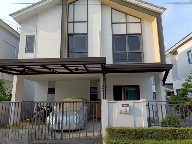 ให้เช่าบ้านเดี่ยว 2 ชั้น 40 ตรว. 4 ห้องนอน หมู่บ้าน SENSE บางนา-สุวรรณภูมิ ซอยกิ่งแก้ว 29 สไตล์สแกนดิเนเวียน สภาพใหม่พร้อมเข้าอยู่*** ราคาเช่า 45,000 บาท/เดือน *** ราคาขาย 6,450,000 บาท ติดต่อ: ชยา โทร/ID Line:: 0942823961   Link Line:: https://line.me/ti/p/3xFA1An8Kcรหัส# T26-778บ้านเดี่ยว 2 ชั้น หมู่บ้าน SENSE บางนา-สุวรรณภูมิ สภาพใหม่พร้อมเข้าอยู่สไตล์สแกนดิเนเวียน ๐ เนื้อที่ 39.2 ตรว.๐ พื้นที่ใช้สอย 127 ตรม. ๐ 4 ห้องนอน  3 ห้องน้ำ ๐ หน้ากว้า�