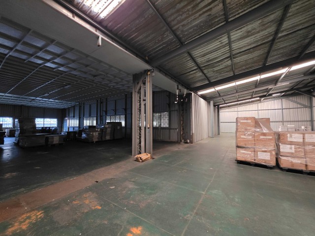 AOM 3007ขายโรงงานพร้อมใช้งาน 2-2-0 ไร่ พื้นที่ใช้สอย 5,500+ ตร.ม. มีใบ รง.4 ใกล้นิคมบางพลี   ตำบลบางปลา บางพลี,สมุทรปราการ ราคา 39,500,000 จุดเด่นของโรงงาน - โรงงานสภาพดี พร้อมดำเนินกิจการได้ทันที มีใบอนุญาต รง.4- พื้นที่ใช้สอยรวมกว่า 5,500 ตารางเมตร แบ่งพื้นที่เป็นสัดส่วน ทั้งสำนักงาน โรงงาน และคลังสินค้า- ผังเมืองสีเขียว รองรับการประกอบกิจการอุตสาหกรรมตามประเภทที่กฎหมายกำหนด- ถน�