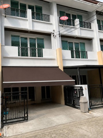 ให้เช่าทาวน์โฮม 2 ชั้น โครงการบ้านกลางเมือง S-Sense พระราม 9-ลาดพร้าว ทำเลเดินทางสะดวก เหมาะสำหรับครอบครัวหรือคนทำงานที่ต้องการทรัพย์พร้อมอยู่รายละเอียดทรัพย์- ทาวน์โฮม 2 ชั้น- พื้นที่ใช้สอยประมาณ 180 ตารางเมตร- 4 ห้องนอน- 3 ห้องน้ำ- Ready to move in- Pet Friendlyจุดเด่น- ทำเลเชื่อมต่อถนนสายหลักและสิ่งอำนวยความสะดวกได้สะดวก- เหมาะสำหรับอยู่อาศัยระยะยาว- พร้อมเข้าอยู่สิ่งอำนวยความสะ