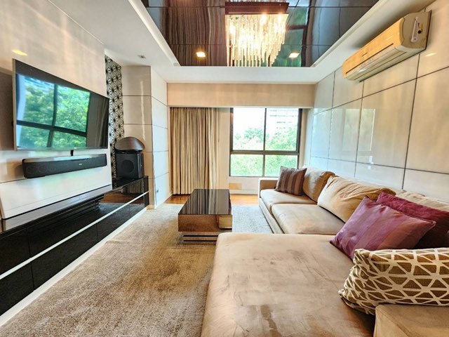 Sub1530 Silom City Resort | ขายพร้อมผู้เช่า contract 2 ปี (Investment Opportunity) =yield 4.5% การันตรีผู้เช่า 2ปี คอนโดขนาดใหญ่ใจกลางสีลม เหมาะสำหรับทั้งนักลงทุนและครอบครัว ราคาขาย 14,500,000 บาท (ต่อรองได้) ค่าโอนกรรมสิทธิ์คนละครึ่ง Silom City Resort – ซอยพิพัฒน์ (สีลม 3)เชื่อมต่อซอยสาทร 6 และสาทร 8 เดินทางสะดวกมากรายละเอียดห้อง- ขนาด 122 ตร.ม.- ชั้น 6 ห้องหัวมุม วิวบ้านท่านทูตเบลเยียม- 3 ห้องนอน- 2 ห้องน้ำ- 1 ห้องรับแขก- 1 ห้องรับประ�