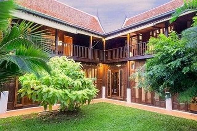 ให้เช่าบ้านเดี่ยว2ชั้น ย่านสุขุมวิท101/1 อุดมสุข ศรีนครินทร์ พร้อมสระว่ายน้ำระบบเกลือ ตกแต่งพร้อมอยู่ใกล้ BTS ปุณวิถี ใกล้ศรีนครินทร์ ***พร้อมอยู่เดือนตุลาคม***ติดต่อ : คุณภัสพงณ์ 0634098164 ,0813987741Line : deedaa22เนื้อที่ 160 ตารางวา พื้นที่ใช้สอย 350 ตารางเมตร จำนวน 5 ห้องนอน 6 ห้องน้ำ 1ห้องแม่บ้านพร้อมห้องน้ำในตัว1 ห้องรับแขก 2 ห้องเก็บของ พร้อมใต้ถุนชั้นล่างยกสูง 2 เมตร จอดรถ 2 คันพร้อมเฟ�