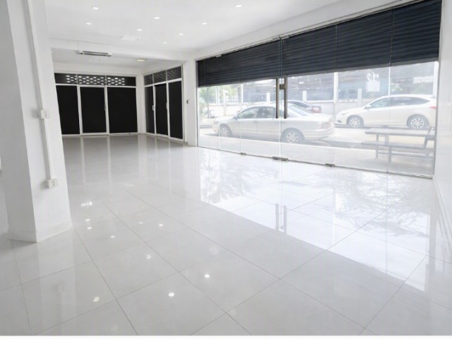 โลตัส โคราชตะวันตก 24,998บาท โรงแรมฮ็อป อินน์ นครราชสีมา 8 น้ำ สำเพ็งโคราช โรงเหล้ามิตรภาพ โคราช​ ถ.ศิรินคร อาคารพาณิชย์ 3 ชั้นครึ่ง 2 คูหา 6 นอน ขนาด 44 ตร.ว. พื้นที่ใช้สอย 672 ตร.ม. เหมาะสำนักงาน บริษัท โฮมออฟฟิศ หรือพักอาศัย ทำเลใจกลางเมืองนครราชสีมา เดินทางสะดวก ใกล้รพ.มหาราชนครราชสีมา 1.9 กม.สถานศึกษา อนุสาวรีย์ท้าวสุรนารี (ย่าโม) และศูนย์การค้า  เดินทางสะดวกเชื่อมต่อท�