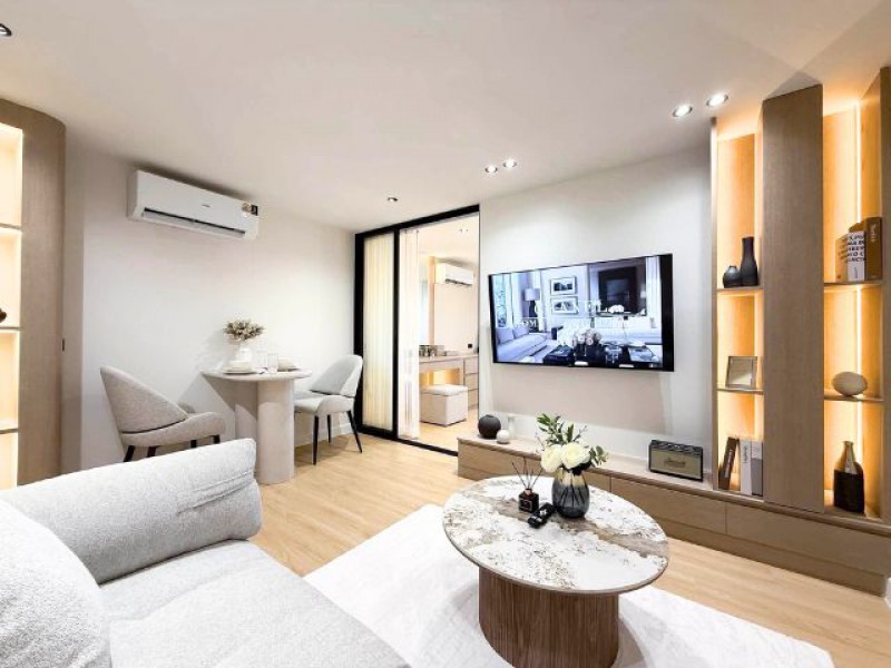 ให้เช่า 18,000/เดือนศรีธนาคอนโด 2 | Modern Cozyคอนโดแต่งครบ พร้อมอยู่วิวเมือง บรรยากาศร่มรื่น.1 ห้องนอน1 ห้องน้ำชั้น 14ขนาด 36 ตร.ม.วิวเมือง บรรยากาศร่มรื่นเฟอร์นิเจอร์ครบ เครื่องใช้ไฟฟ้าครบ..• แอร์ 2 ตัว• ทีวี 50 นิ้ว• เครื่องซักและอบผ้าในตัว• ไมโครเวฟ• เครื่องทำน้ำอุ่น• เตาไฟฟ้า + เครื่องดูดควัน• ตู้เย็น Inverter 2 ประตู• ประตูดิจิตอลล็อก.สิ่งอำนวยความสะดวก• ลิฟต์• ระบบรักษาความป�