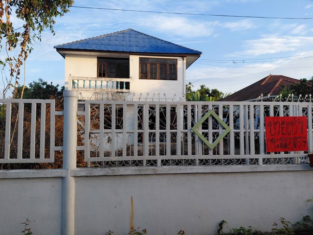 บ้านบางใหญ่ นนท์ ตร.วา  ราคาไม่ถึง 4 ล้าน…หาแบบนี้ยากแล้ว เบื่อบ้านโครงการที่พื้นที่น้อย จอดรถไม่พอบ้านหลังนี้ให้พื้นที่แบบอยู่สบาย ทำธุรกิจก็ได้ อยู่อาศัยก็ดี บ้านเดี่ยว 2 ชั้นบางใหญ่ จ.นนทบุรี บ้านแบบนี้ พื้นที่เยอะ ราคานี้ มีไม่บ่อย ขายเพียง 3.9 ล้านบาท ให้เช่าเพียง 15,000 บาทอย่าพลาด แหล่งเจริญมาก ใกล้โครงการ MIX USED บางใหญ่ ที่ดิน 100 ตารางวา 5 ห้องนอน 2 ห้องน้ำโถงใ